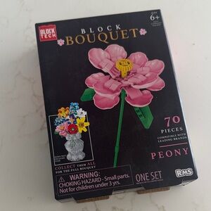 Block Tech Peony Block Bouquet